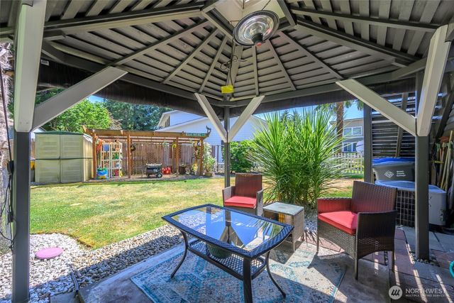 101 NE Wagon Wheel Road, Belfair, WA 98528