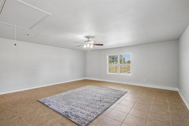 17250 Cottonwood Court, Newalla, OK 74857