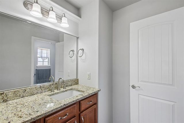 17250 Cottonwood Court, Newalla, OK 74857