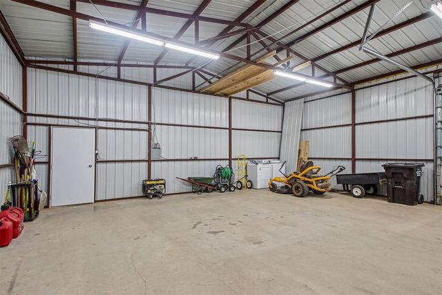 17250 Cottonwood Court, Newalla, OK 74857