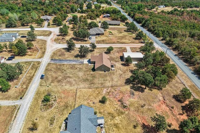 17250 Cottonwood Court, Newalla, OK 74857