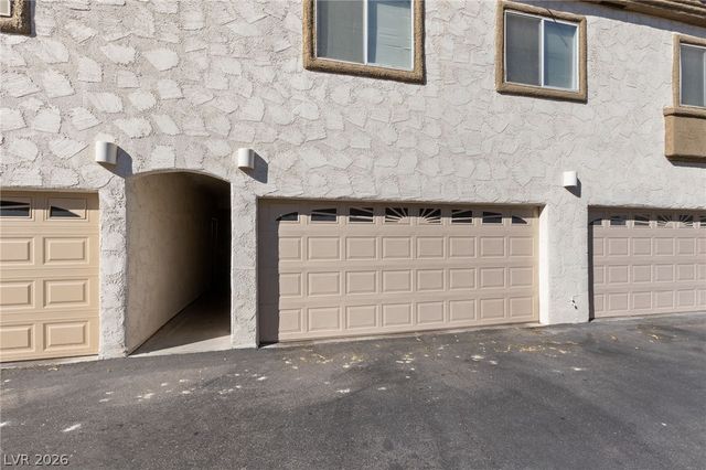 6704 Indian Chief Drive 101, Las Vegas, NV 89130