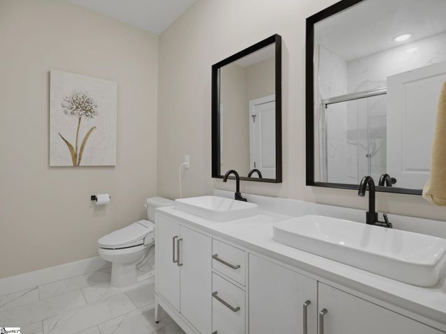 255 R C Thompson Road, Chesnee, SC 29323