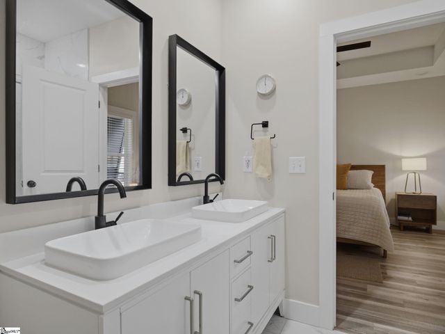 255 R C Thompson Road, Chesnee, SC 29323