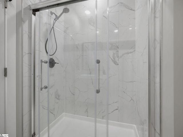 255 R C Thompson Road, Chesnee, SC 29323