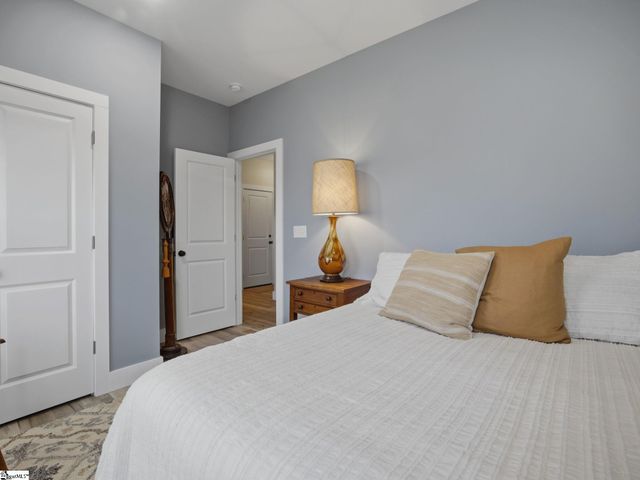 255 R C Thompson Road, Chesnee, SC 29323