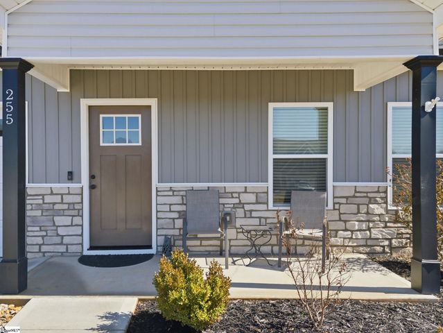 255 R C Thompson Road, Chesnee, SC 29323