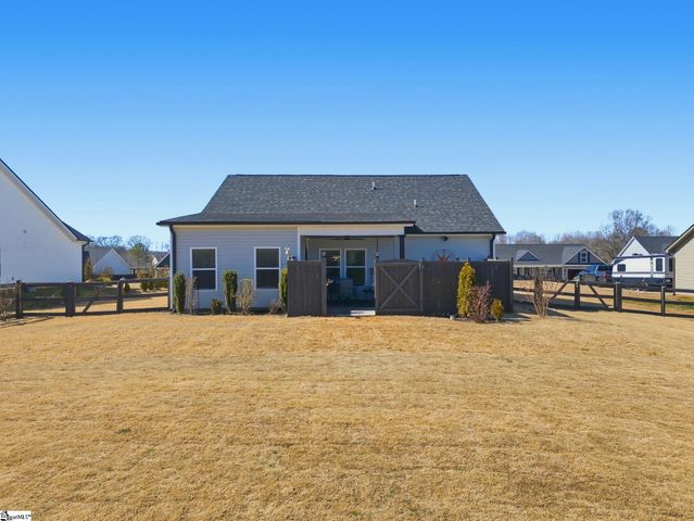 255 R C Thompson Road, Chesnee, SC 29323