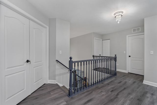 244 Stonegate Road, Bolingbrook, IL 60440