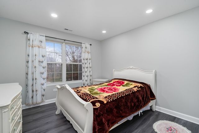 244 Stonegate Road, Bolingbrook, IL 60440