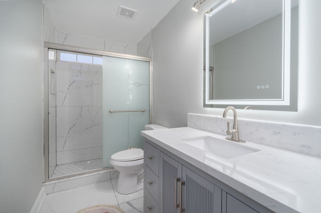 244 Stonegate Road, Bolingbrook, IL 60440