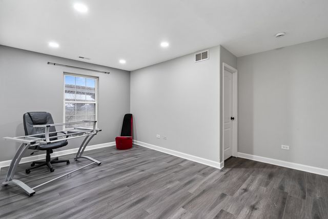 244 Stonegate Road, Bolingbrook, IL 60440