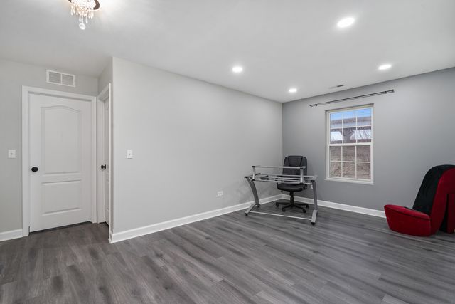 244 Stonegate Road, Bolingbrook, IL 60440