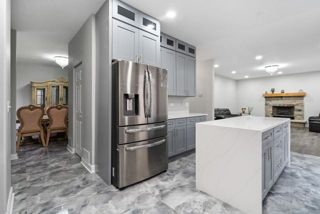 244 Stonegate Road, Bolingbrook, IL 60440