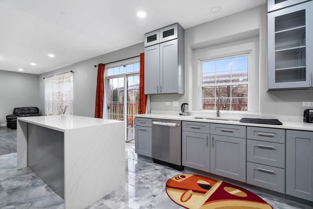 244 Stonegate Road, Bolingbrook, IL 60440