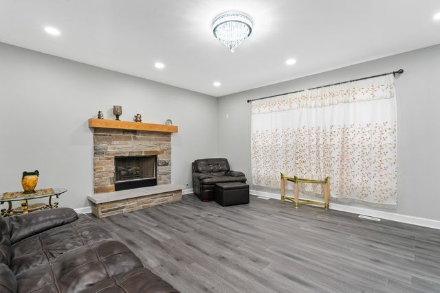 244 Stonegate Road, Bolingbrook, IL 60440