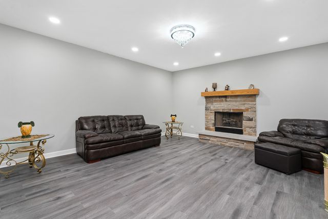 244 Stonegate Road, Bolingbrook, IL 60440