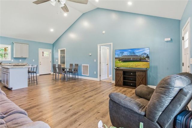 745 Dave Nix Road, Seneca, SC 29678