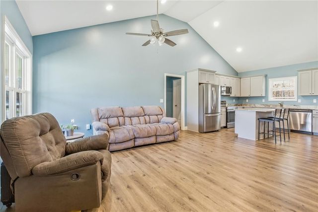 745 Dave Nix Road, Seneca, SC 29678