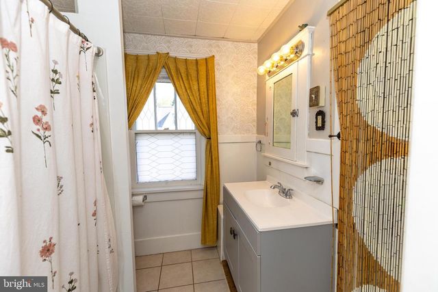 21 FRANKLIN ST, Highspire, PA 17034