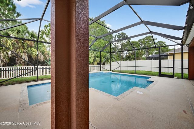 509 Easton Forest Circle SE, Palm Bay, FL 32909