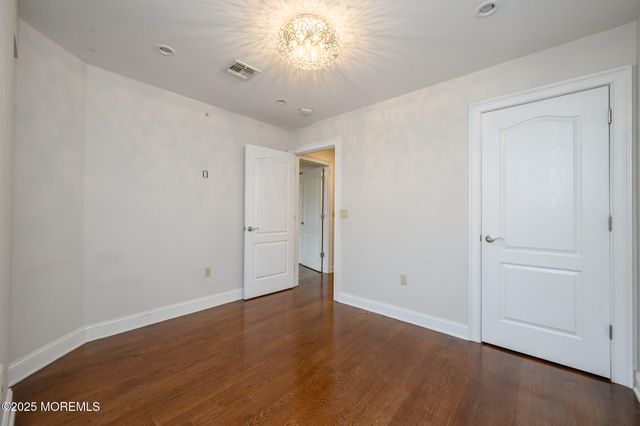 25 White Oak Lane, Aberdeen, NJ 07747