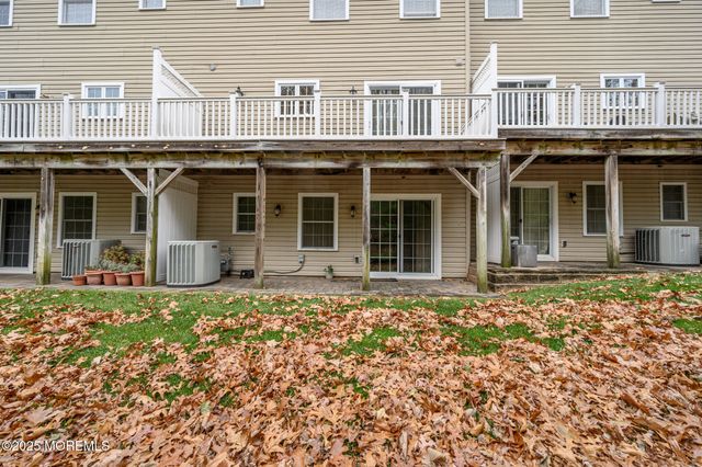 25 White Oak Lane, Aberdeen, NJ 07747