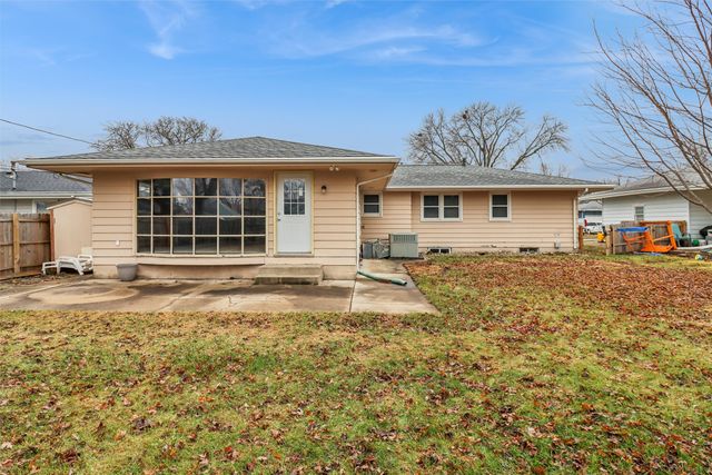 310 SE 7th Street, Ankeny, IA 50021