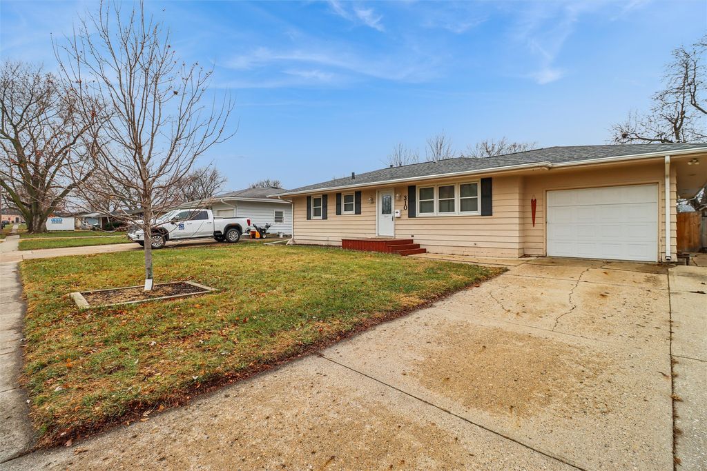 310 SE 7th Street, Ankeny, IA 50021