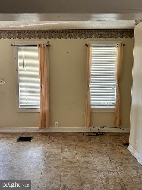 2934 CRAMER ST, CAMDEN, NJ 08105 — photo 2