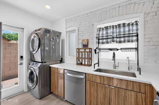 2801 N 10TH Street, Phoenix, AZ 85006