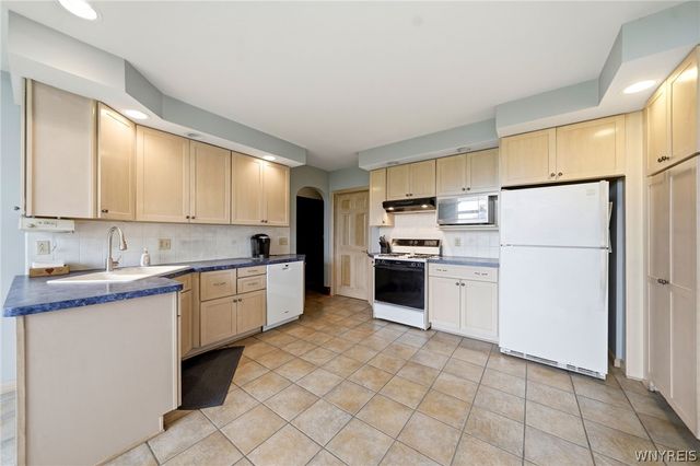 517 Lake Avenue, Lancaster, NY 14086