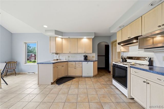 517 Lake Avenue, Lancaster, NY 14086