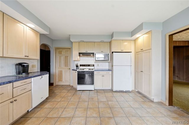 517 Lake Avenue, Lancaster, NY 14086