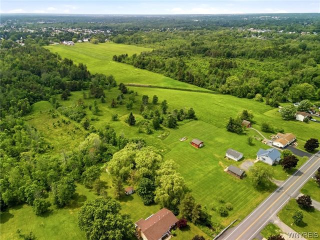 517 Lake Avenue, Lancaster, NY 14086