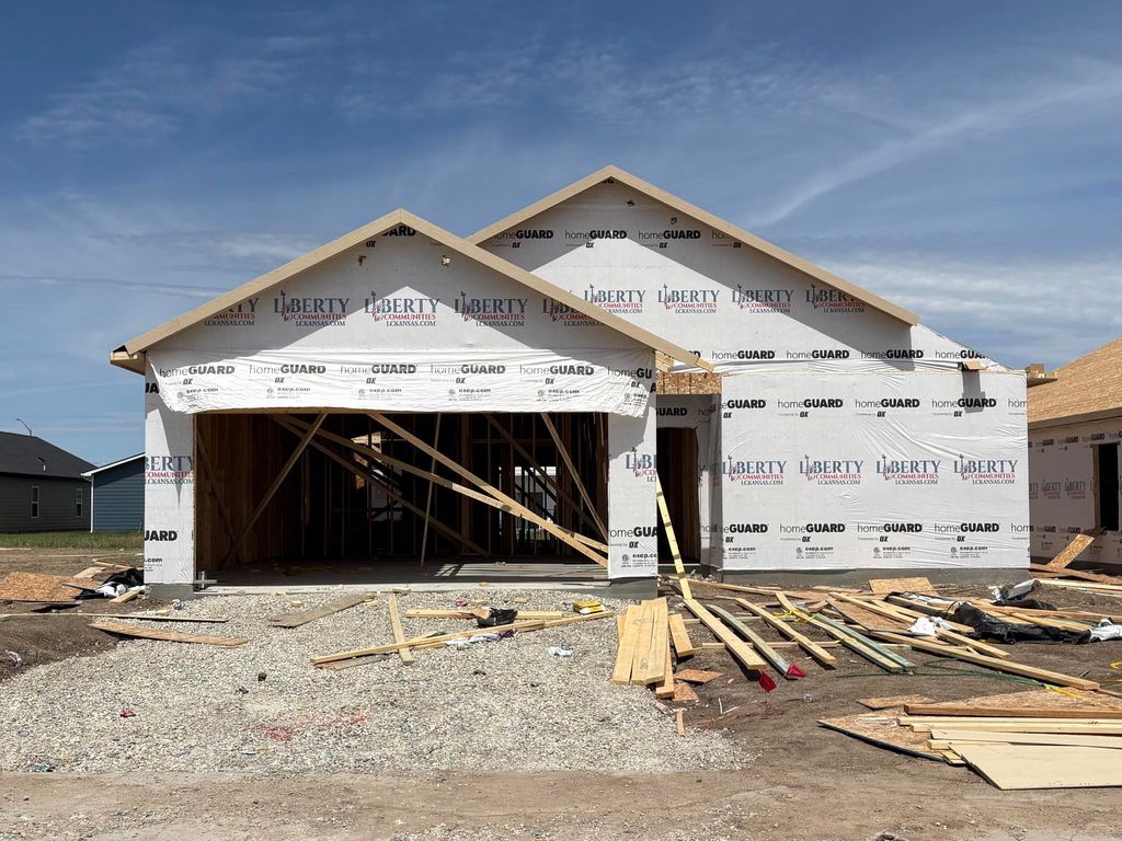 9314 E Hurst St, Wichita, KS 67210