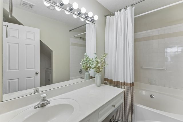 2120 Lebanon Pike Apt 90, Nashville, TN 37210