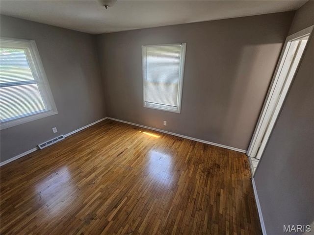 11007 Landseer Drive, St Louis, MO 63136