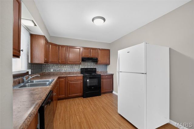 11007 Landseer Drive, St Louis, MO 63136