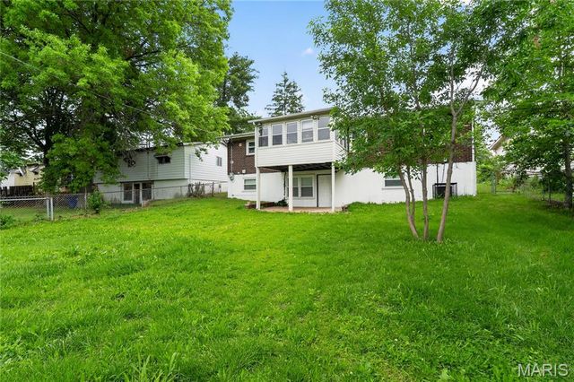 11007 Landseer Drive, St Louis, MO 63136