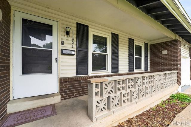 11007 Landseer Drive, St Louis, MO 63136