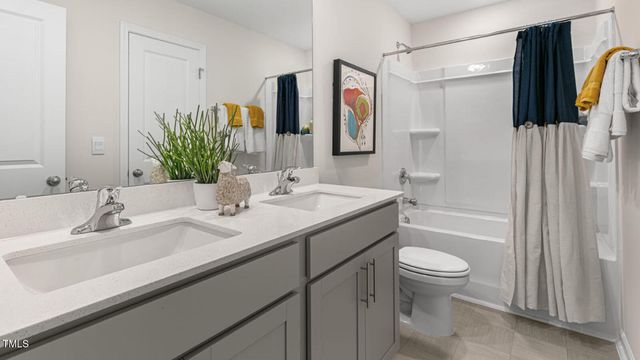 220 Hartfield Avenue, Raeford, NC 28376