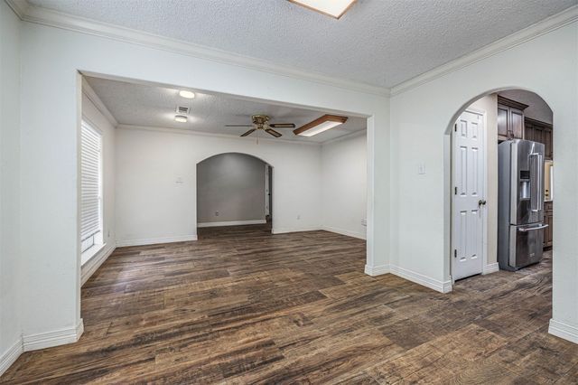 3301 Savell Drive, Baytown, TX 77521