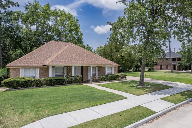 3301 Savell Drive, Baytown, TX 77521