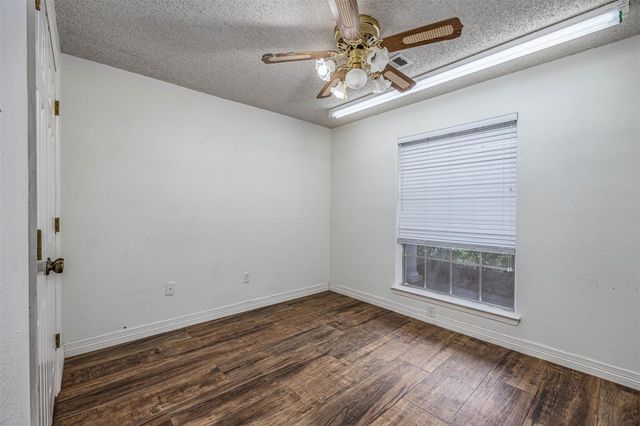 3301 Savell Drive, Baytown, TX 77521