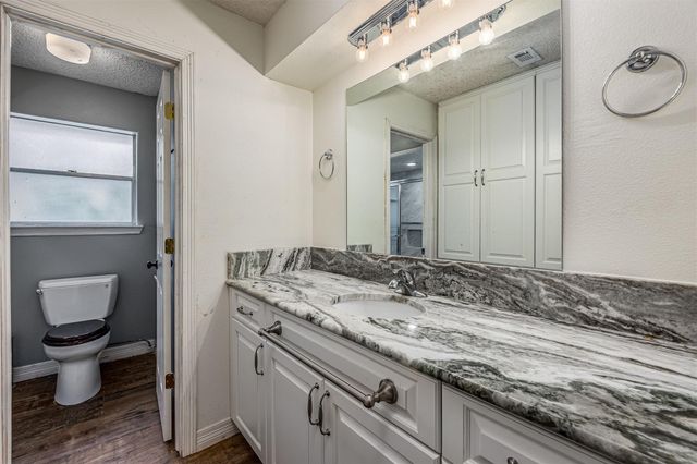 3301 Savell Drive, Baytown, TX 77521