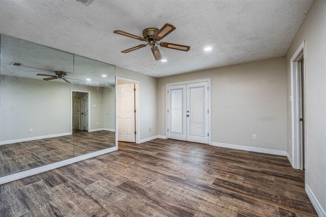 3301 Savell Drive, Baytown, TX 77521