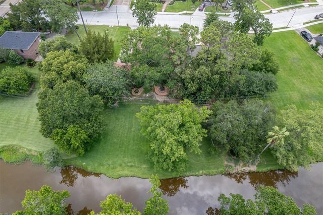 3301 Savell Drive, Baytown, TX 77521