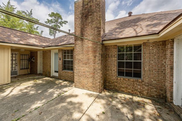 3301 Savell Drive, Baytown, TX 77521