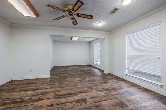 3301 Savell Drive, Baytown, TX 77521